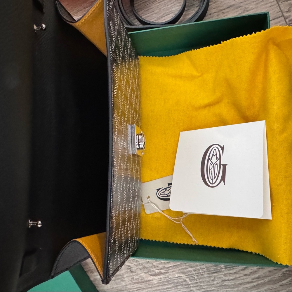 Authentic Goyard Black Chypre WOC - Picture 10 of 16